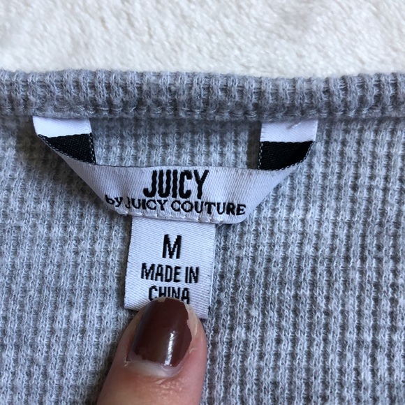 Juicy Couture Grey Waffle Knit Queen Graphic Long Sleeve Scoop Neck Top y2k - Picture 3 of 4